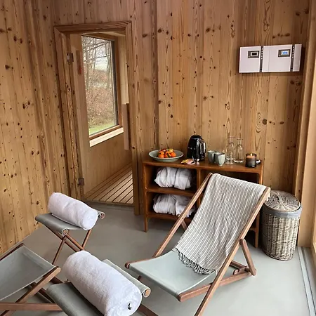 Country With Heated Pool & Private Sauna, Close To South Styrian Wine Road בית הארחה