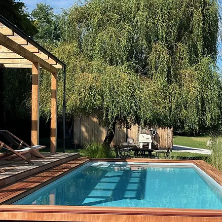 Country With Heated Pool & Private Sauna, Close To South Styrian Wine Road בית הארחה 4*